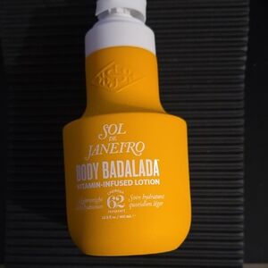 Sol de Janeiro Body Badalada Vitamin-Infused Lotion - Vibrant Yellow